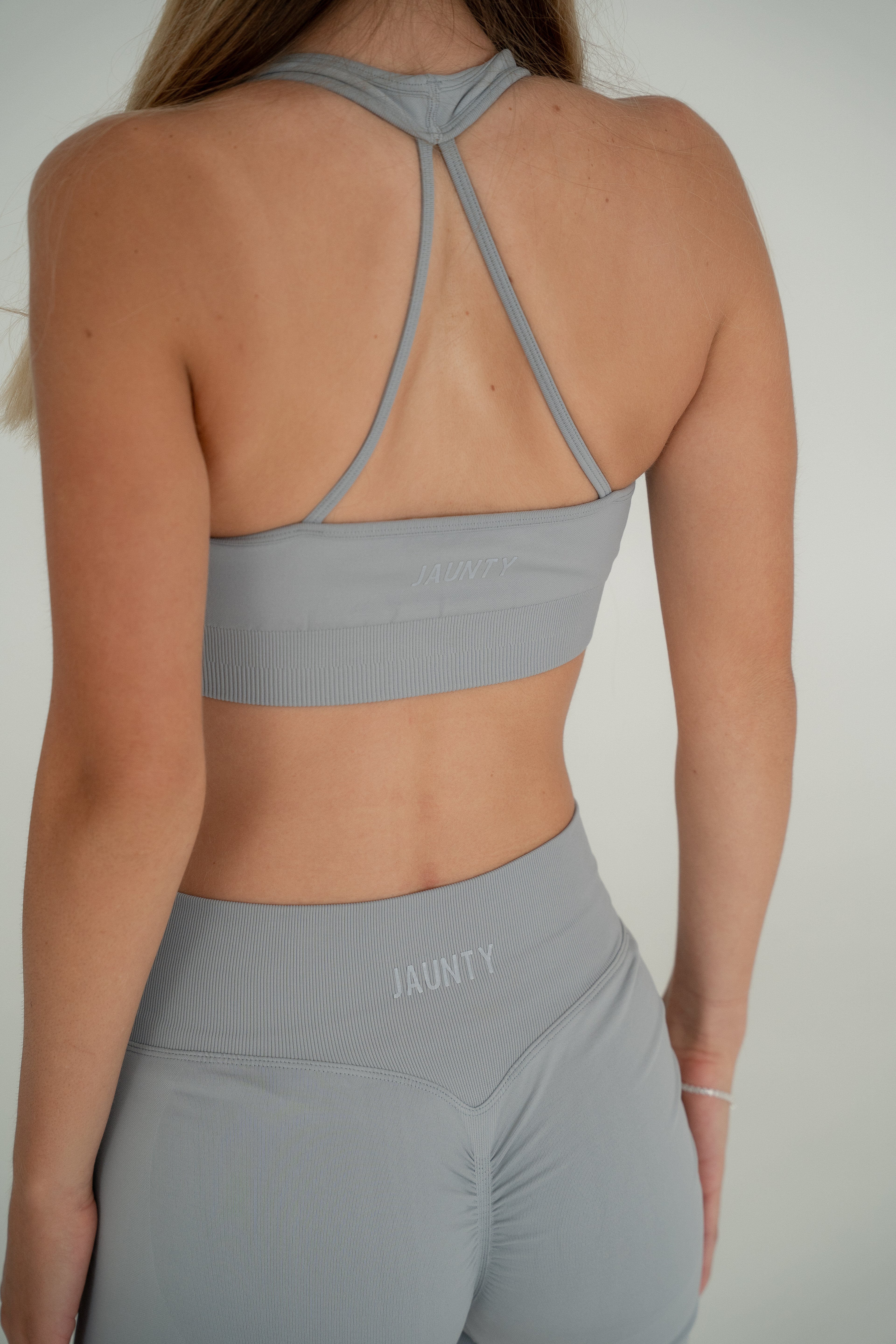 THE CONTOUR TOP IN STONE