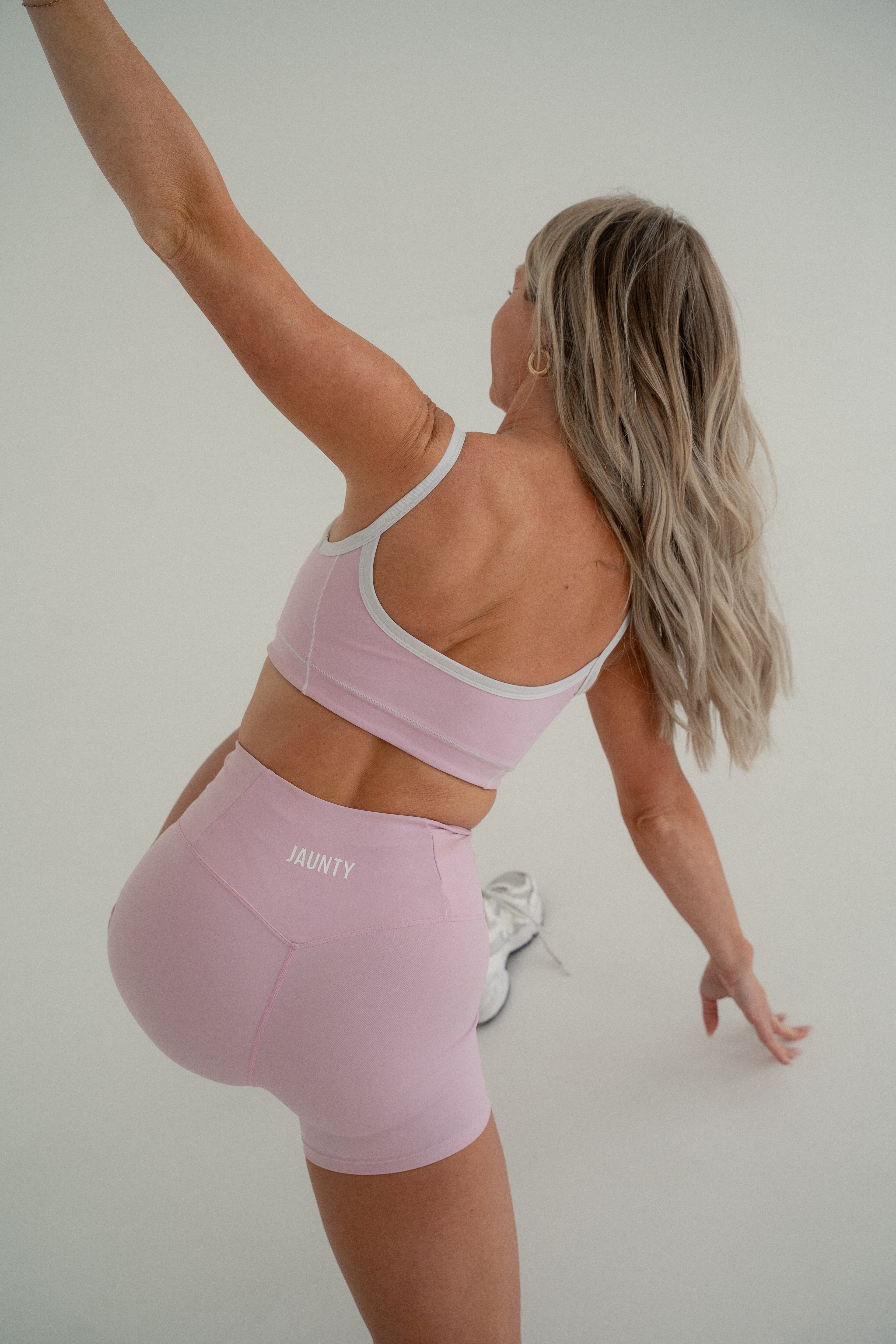 THE MUSE SHORT IN BLUSH