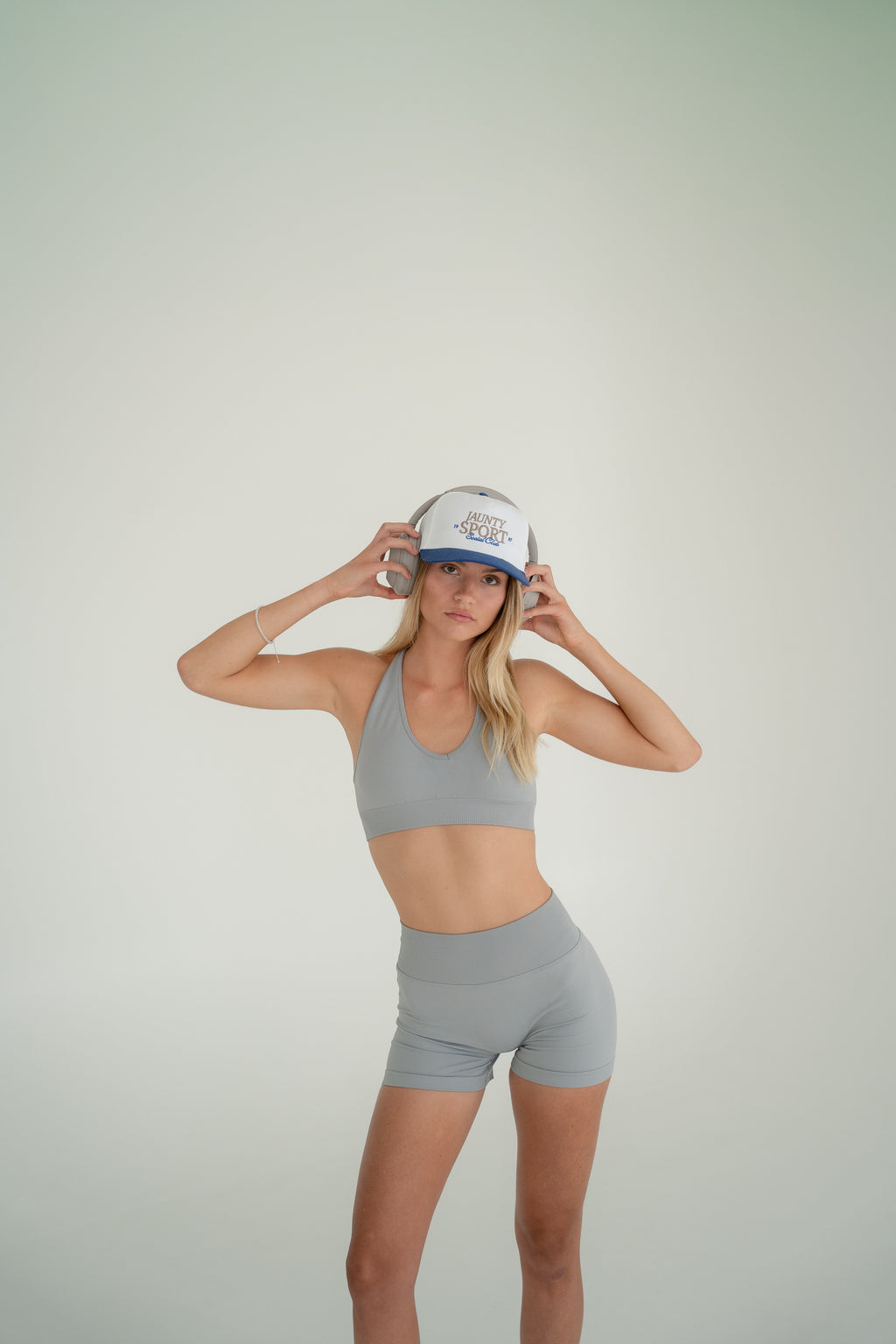 THE CONTOUR TOP IN STONE