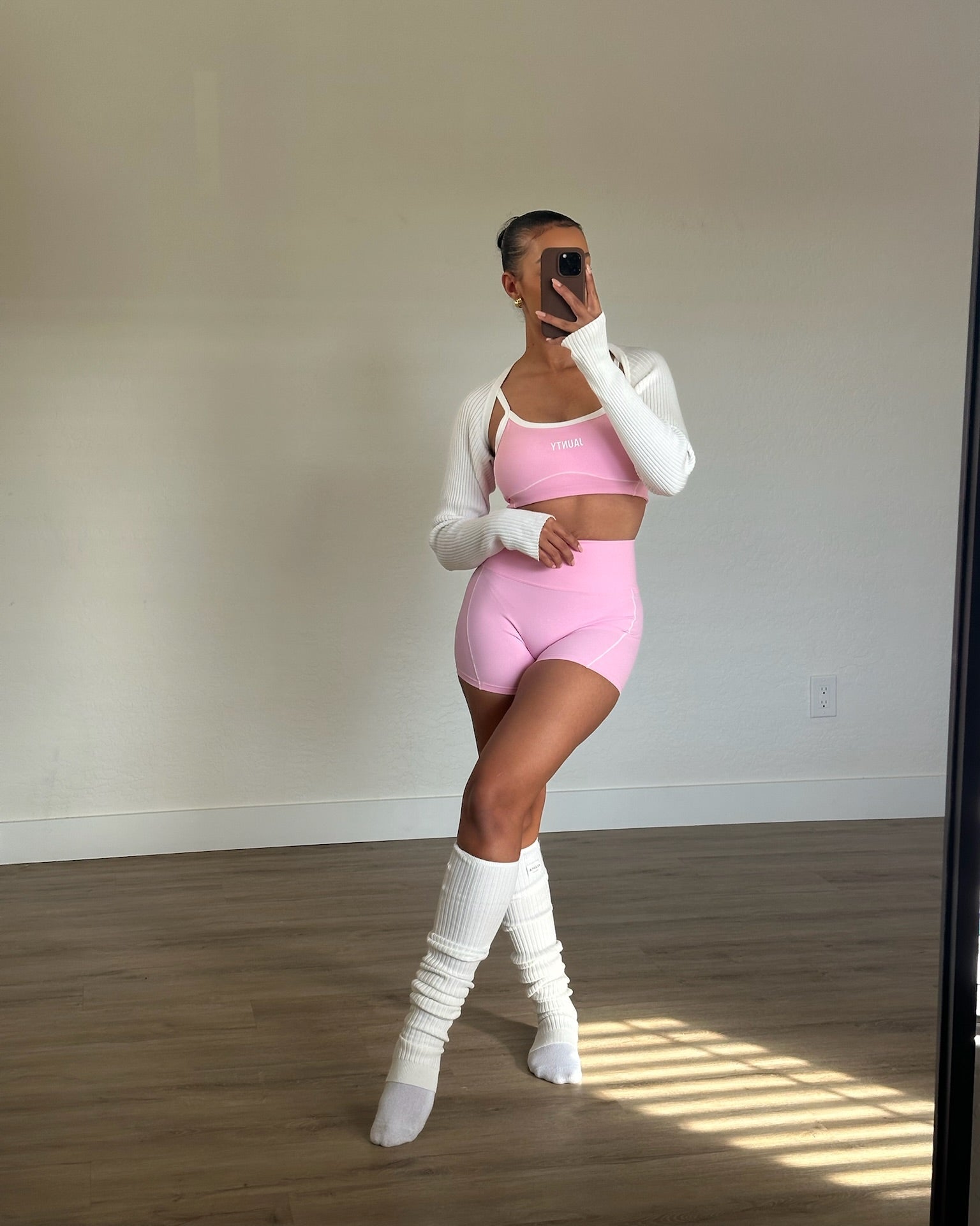 THE MUSE SHORT IN BLUSH – JAUNTY